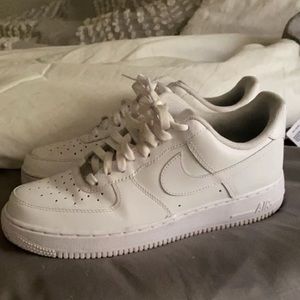 Men’s 9.5/ Women’s 11 AF1